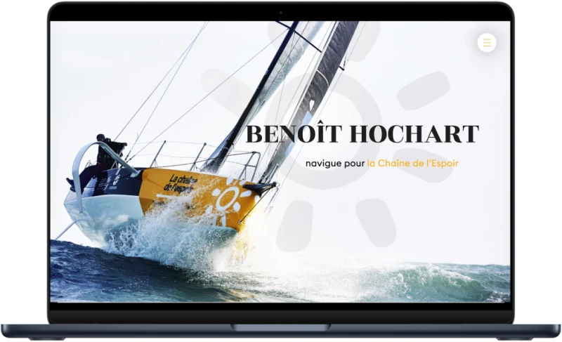 Réalisation du site du skipper Benoit Hochart : Historique du skipper, valeurs de l'association portant le projet, présentation des sponsors et des médias liés à l'actualité du bateua courant en catégorie Figaro.