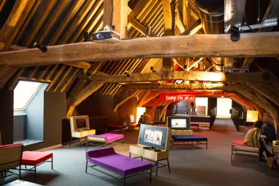 Webdesign and programming of an interface for presenting cinema bonus content at La Ferme du Buisson.